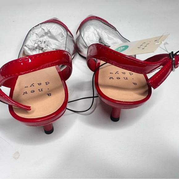 NWT A New Day Red and White Kitten Heels Size 8.5 - Picture 12 of 12